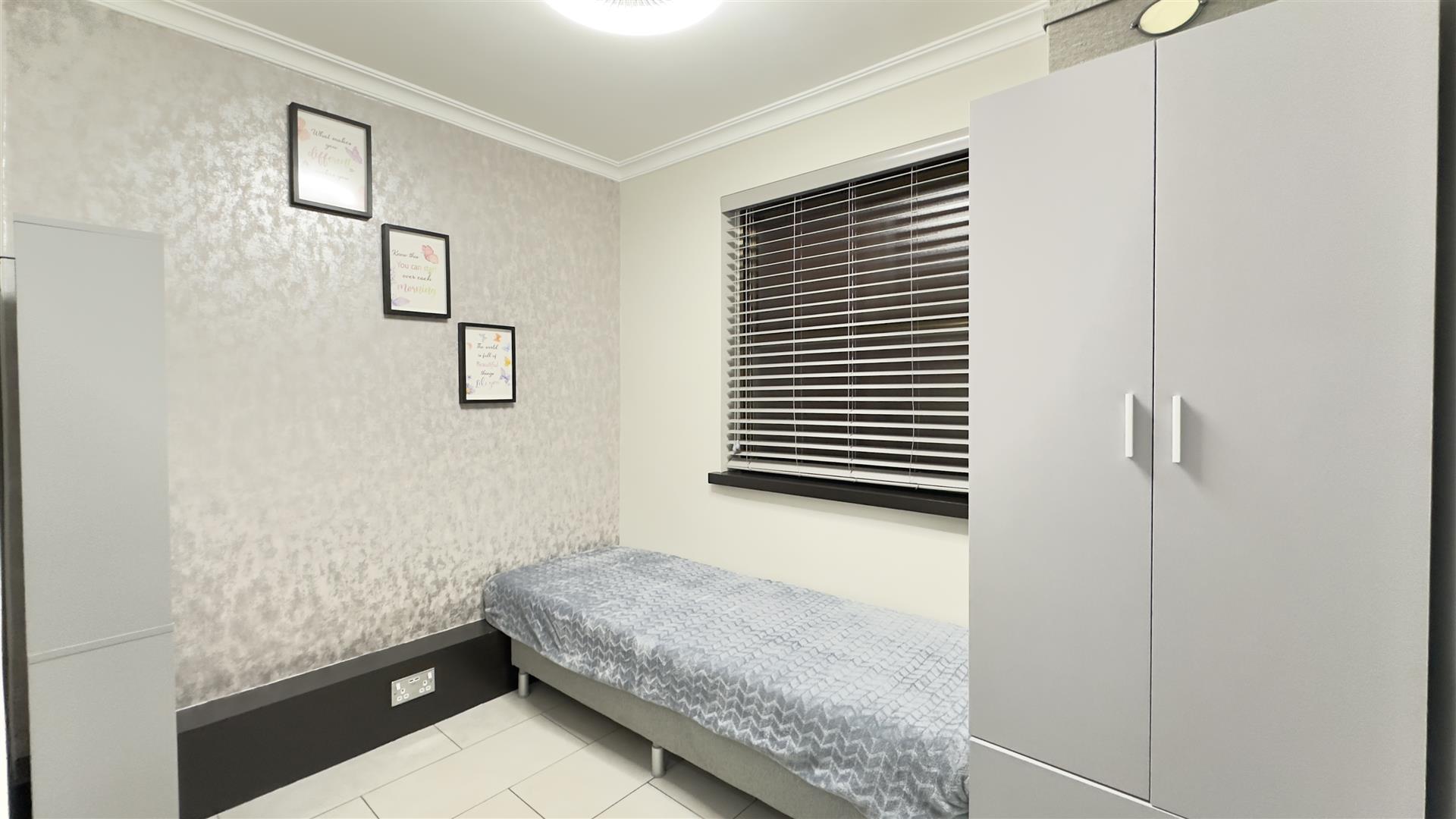 Image of Apartment - 3 Bedrooms - 2 Bathrooms for Sale in Rosia Plaza-Gibraltar, Image 7